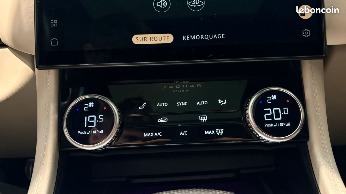 Jaguar F-Pace SVR 5.0 550ch 4x4 - Rare Phase 2 - Toit ouvrant - Son Meridian - Sièges AV/AR et volant chauffants (image 13)