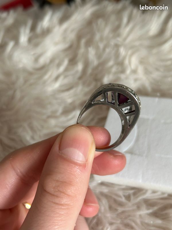 Jolie bague vintage argenté et strass violet (image 10)