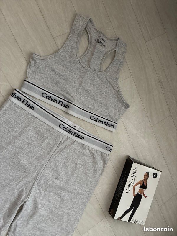 Ensemble Brassiere Calvin Klein Brassiere Grise Ensemble Calvin Klein  Brassière Et Legging Vêtements