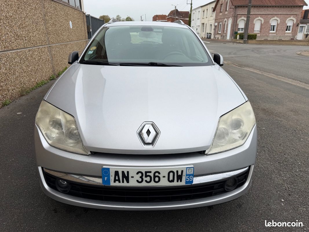 RENAULT LAGUNA III 2.0 dCi 150 Dynamique (image 7)
