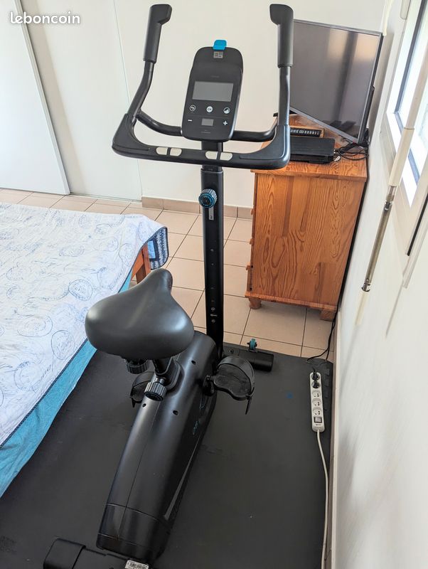 Vélo d'appartement DOMYOS VM 560 (DECATHLON