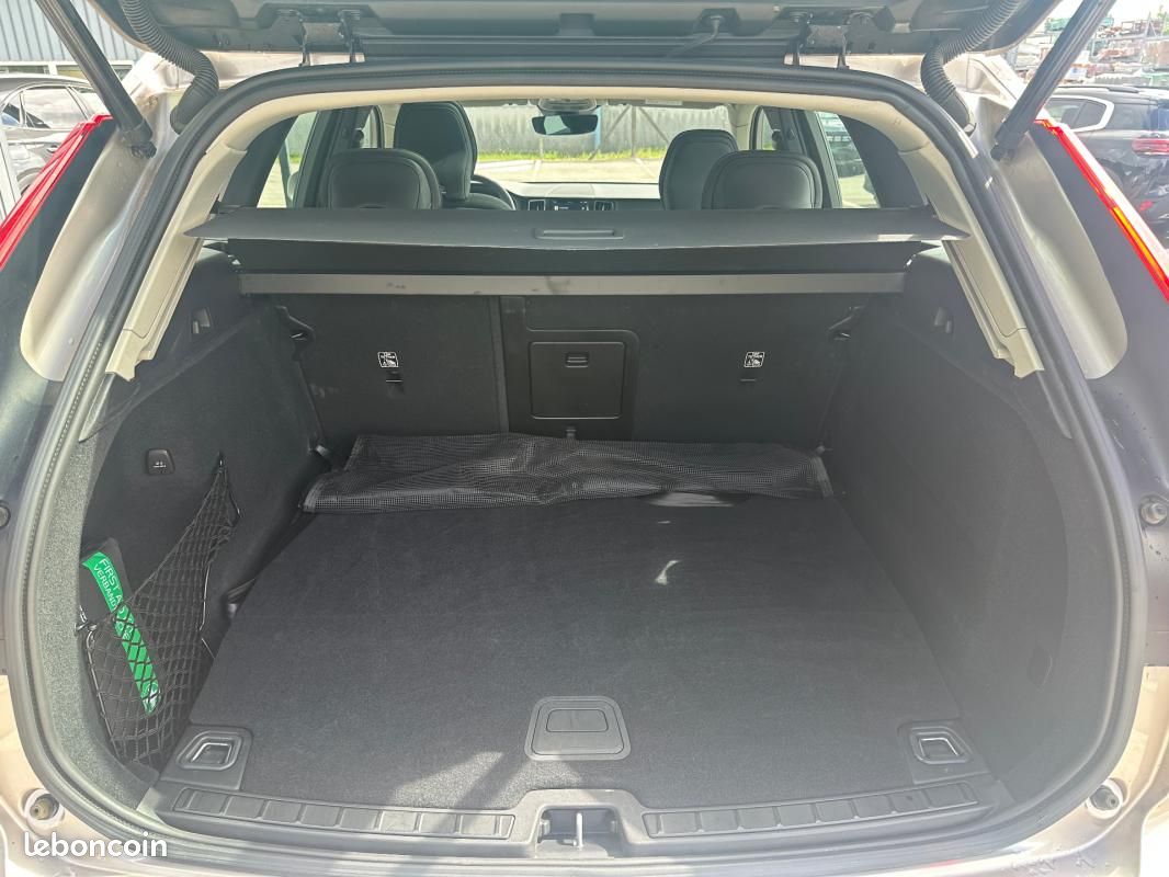 Volvo XC60 T6 AWD Hybride rechargeable 253 ch+145 ch Geartronic 8 Start (image 31)
