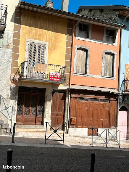 Maison 9 pièces 270 m² · à Montmélian · 270 m² · 140 000 €