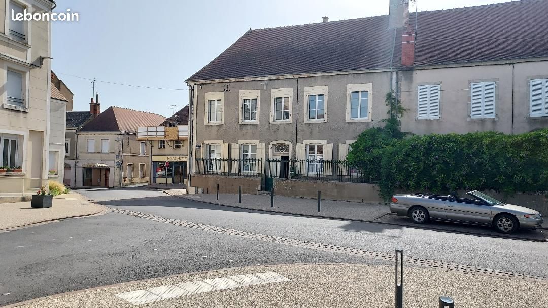 Maison 7 pièces 155 m² · à Châteaumeillant · 155 m² · 110 000 €