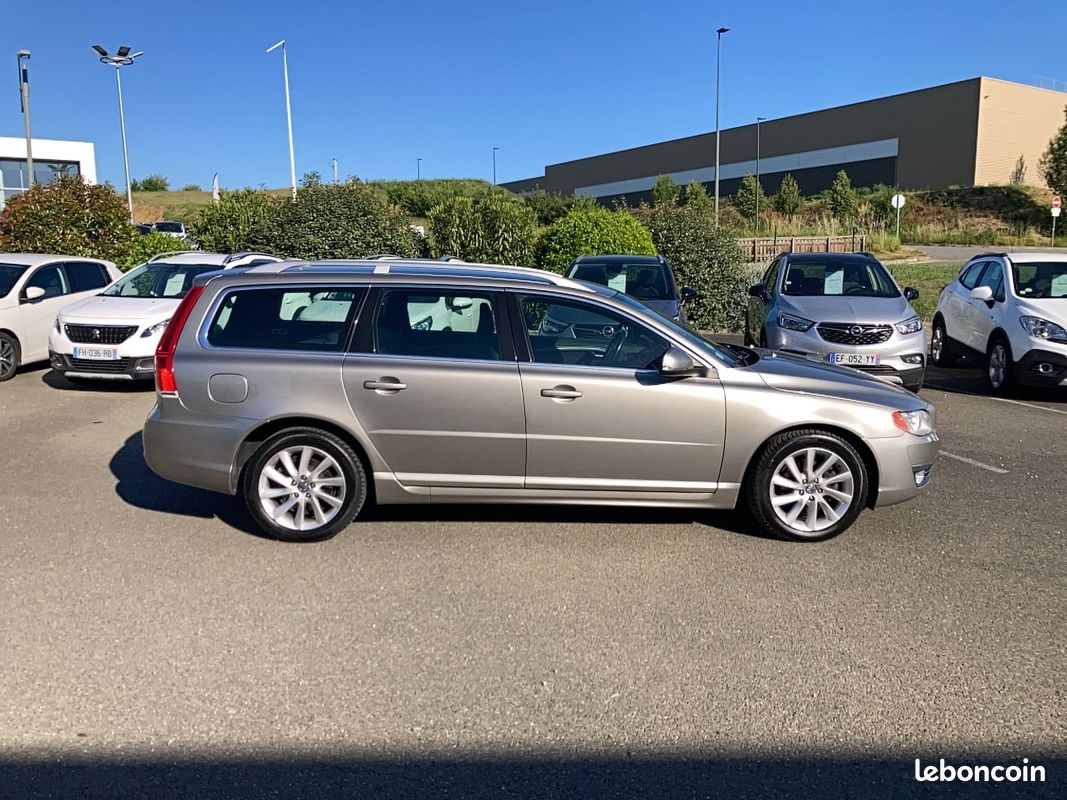 VOLVO V70 D4 181 ch Stop&Start Momentum Geartronic A (image 4)
