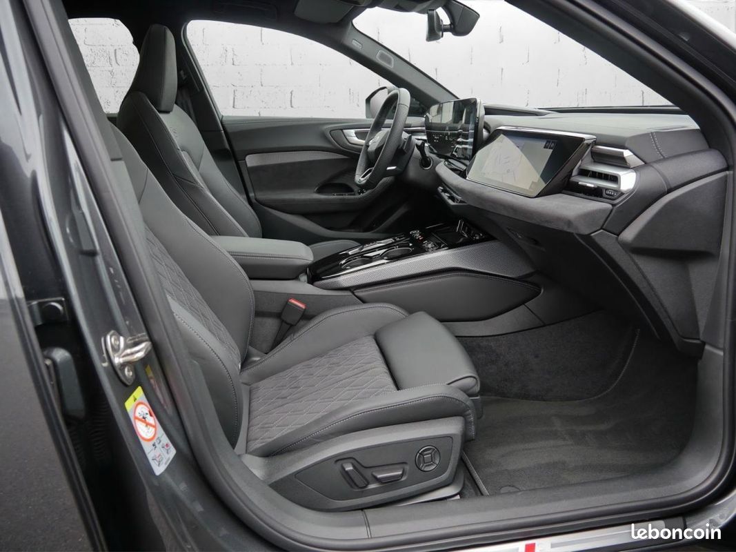 AUDI A5 e-hybrid 367 ch S tronic 7 Quattro S line (image 10)
