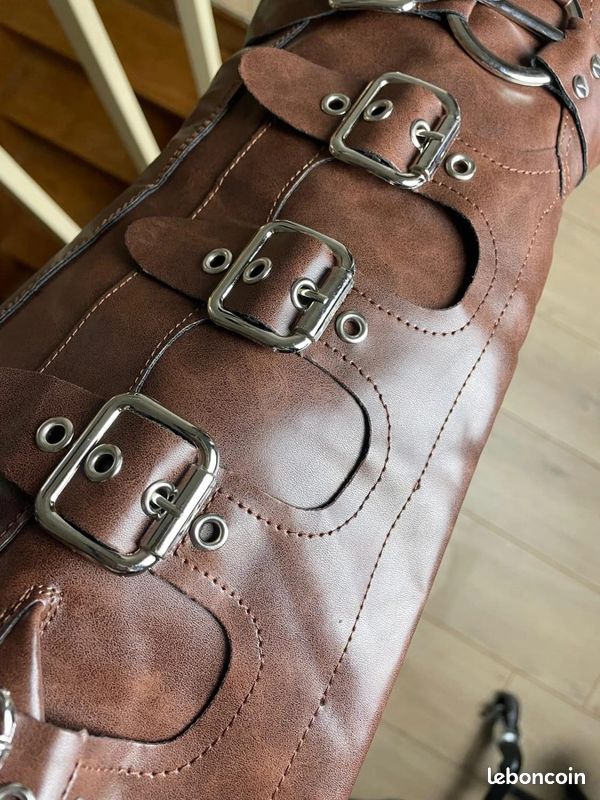 Bottes Born En Cuir Marron - Femme 8.5 US (40 EU) - Zip Latéral - Occasion En Bon état