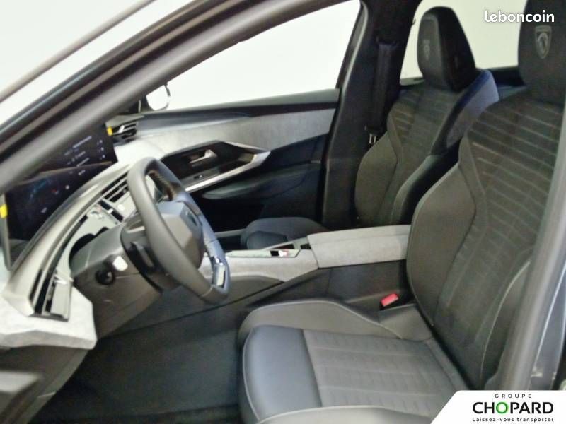 Peugeot 5008 Hybrid 145 e-DCS6 GT (image 24)