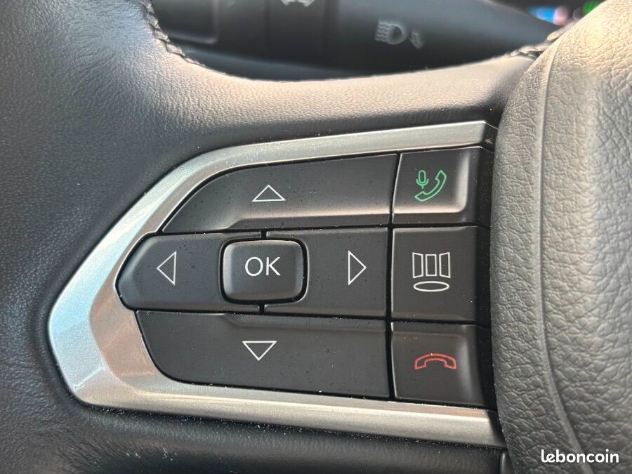 Jeep Renegade 1.5 e-HYBRID 130 BVM6 MHEV SUMMIT JA18 Caméra Attel (image 24)