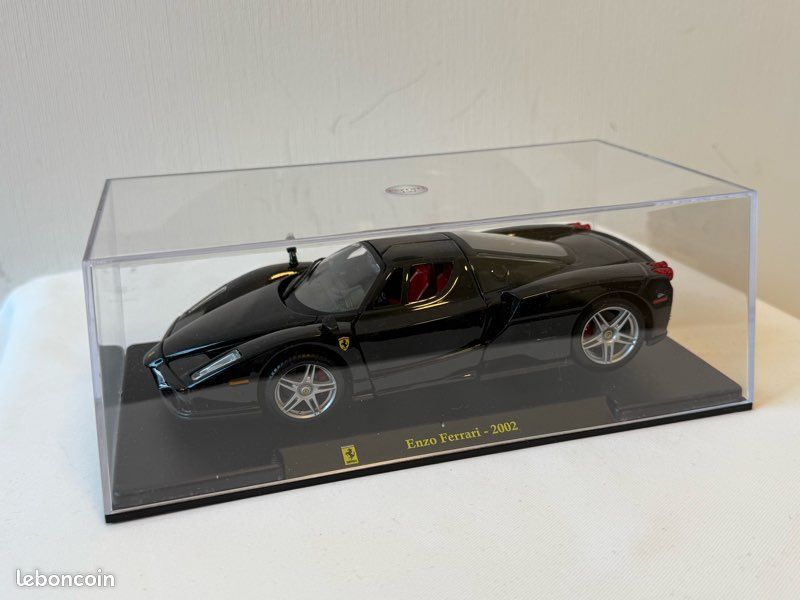 LIVRE FASCICULE HACHETTE FERRARI F430 CHALLENGE 2006 LIVRE FASCICULE HACHETTE FERRARI F430 CHALLENGE 2006