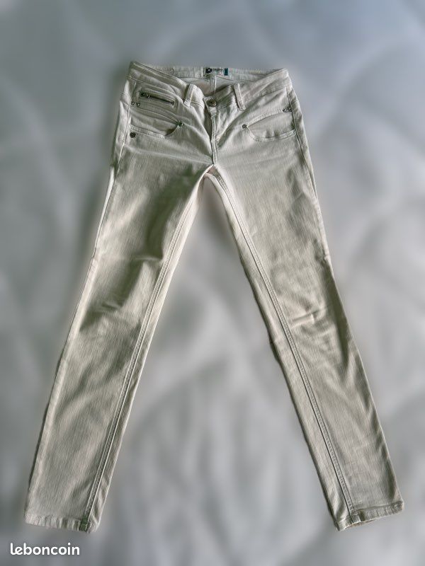 Pantalon femme taille S (image 1)