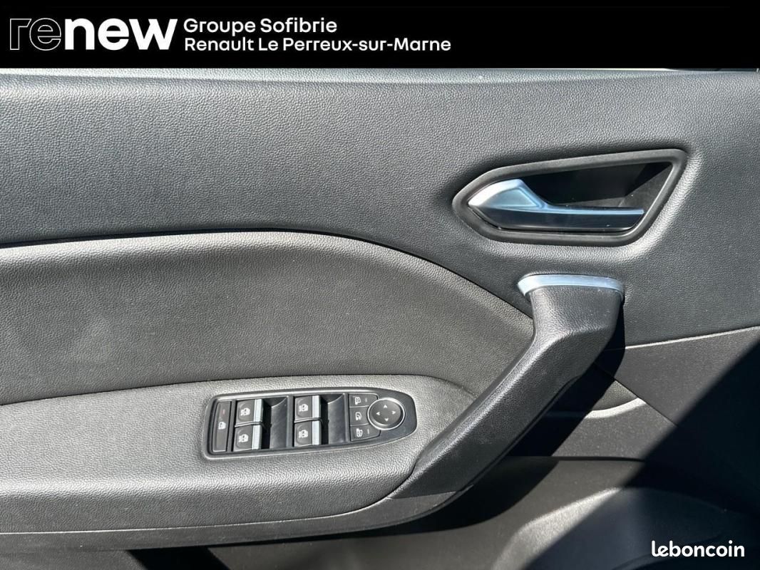 Renault Captur TCe 130 FAP Intens (image 16)