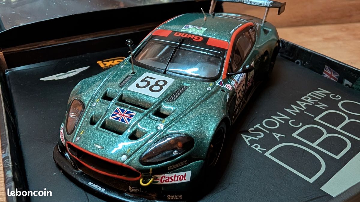 Modellino in miniatura Aston Martin DBR9 1/43 IXO no.007 avec