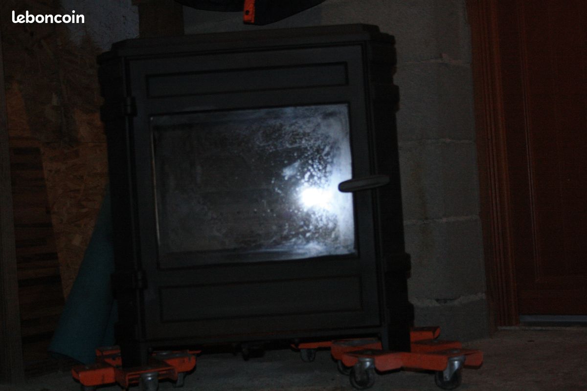 Vend poele à bois (image 1)