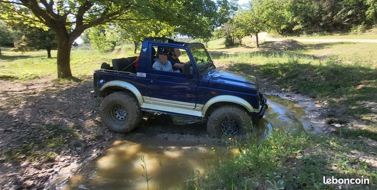 Suzuki Samurai 2000