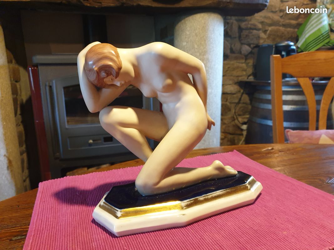 ROYAL DUX Femme nue porcelaine Bohème Art déco - Antiquités