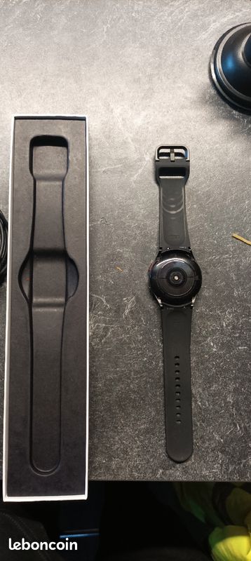 Samsung Galaxy watch 4 (image 2)