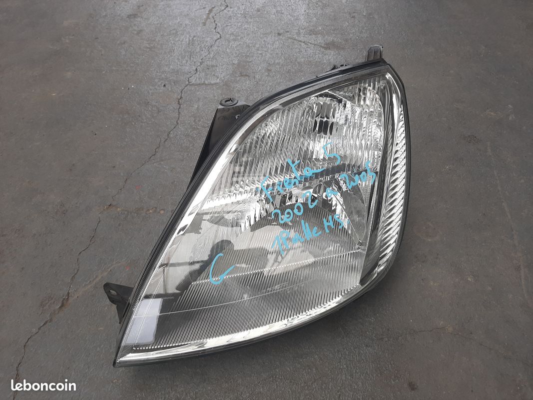 Phare gauche FORD FIESTA 5 V 2005 cote conducteur (image 1)
