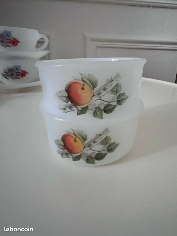 Lot 2 Ramequins Arcopal Vintage – Collection Fruits (image 1)