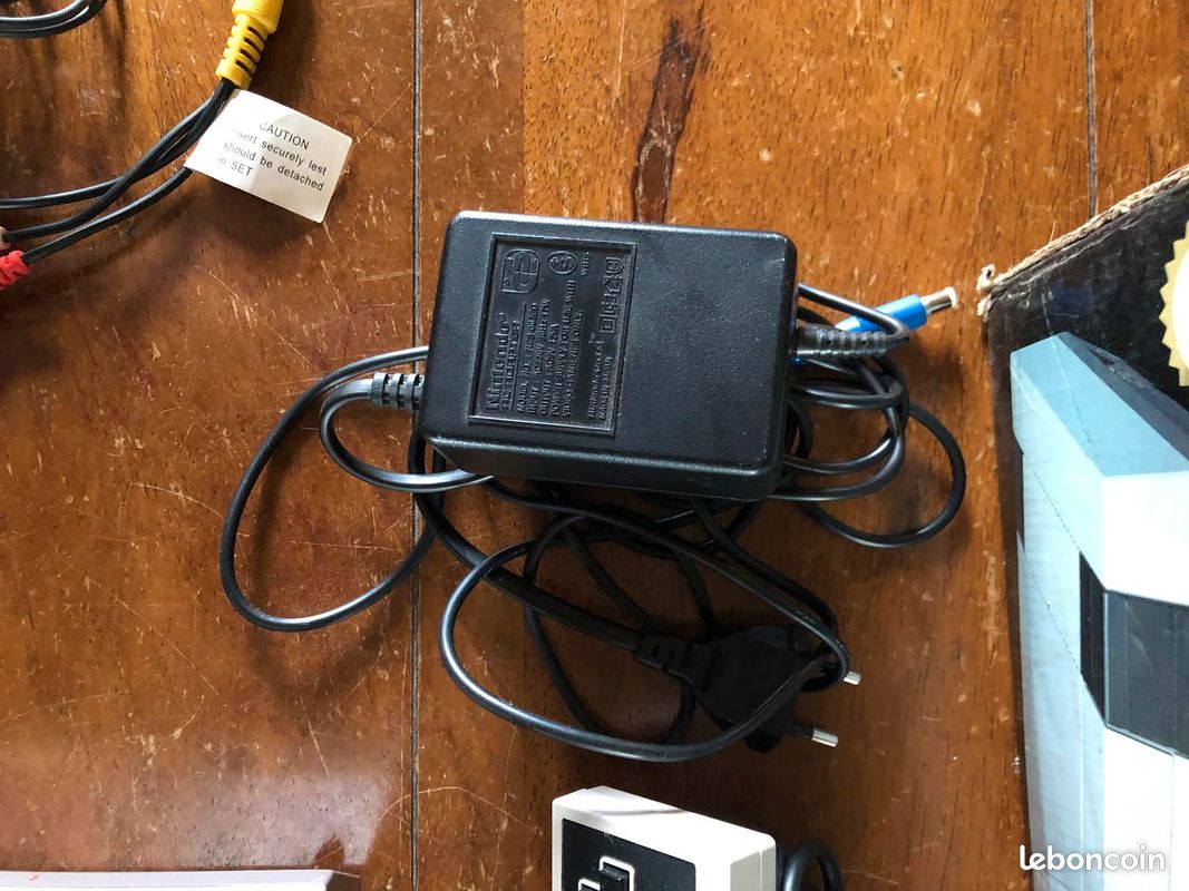 NES Nintendo Complète avec Boîte d’Origine + 2 Manettes d'origine + Cablage complet (image 8)