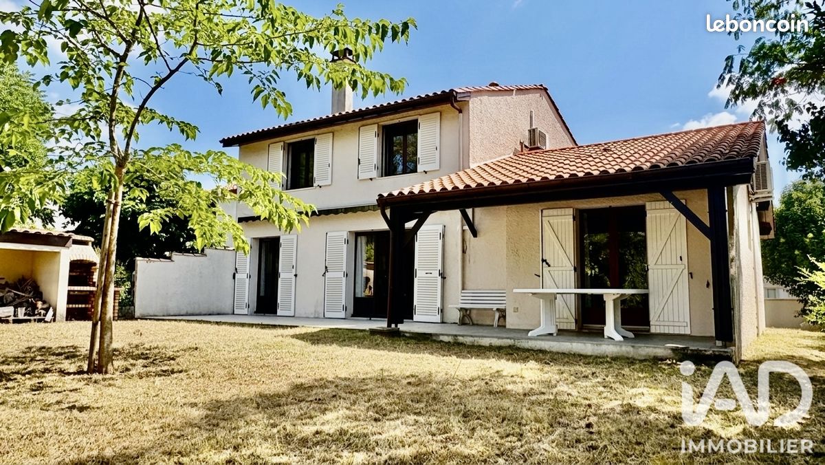 Maison 6 pièces 138 m² · à Blanquefort · 138 m² · 379 000 €