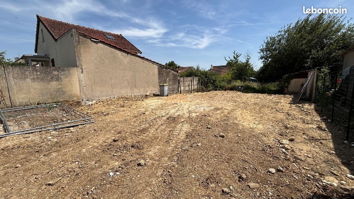 Terrain 405 m² Louvres · 209 000 €