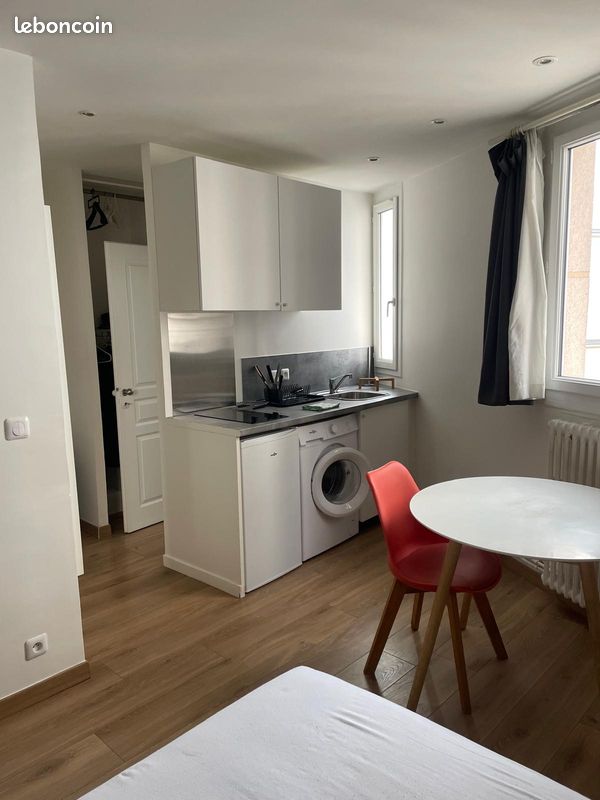 Appartement 1 pièce 17 m² · à Paris · 17 m² · 950 €/mois
