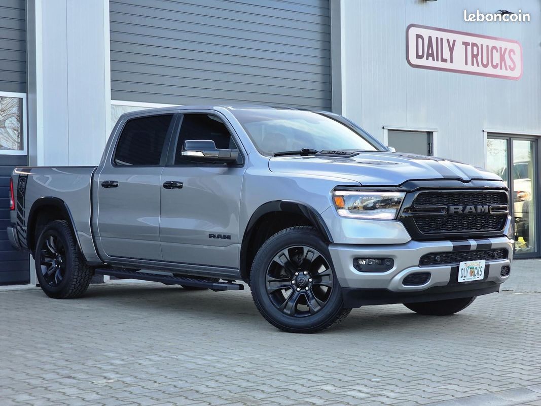 Dodge RAM 1500 Big Horn V8 5.7 HEMI 401 ch – 4x4 – Pack Night – CarPlay (image 3)