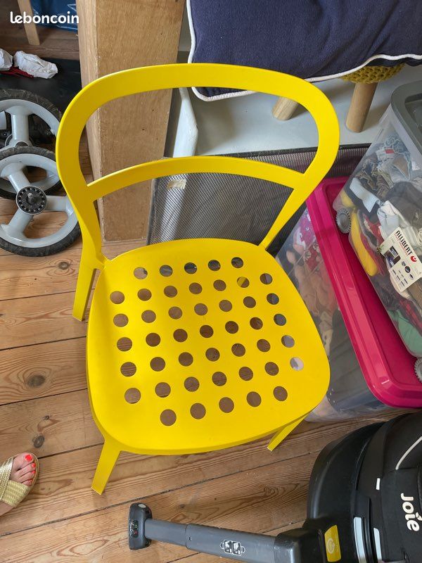 Chaise IKEA (image 1)