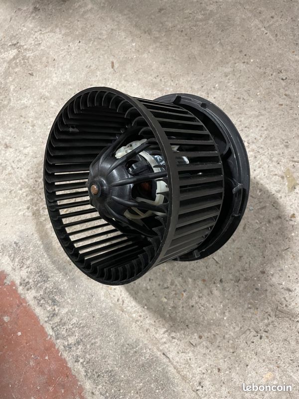 Pulseur D’air / Ventilateur Habitacle Pour Renault Mégane 2 (2002-2009) – Chauffage, Clim, Désembuage – Ref 7701055135
