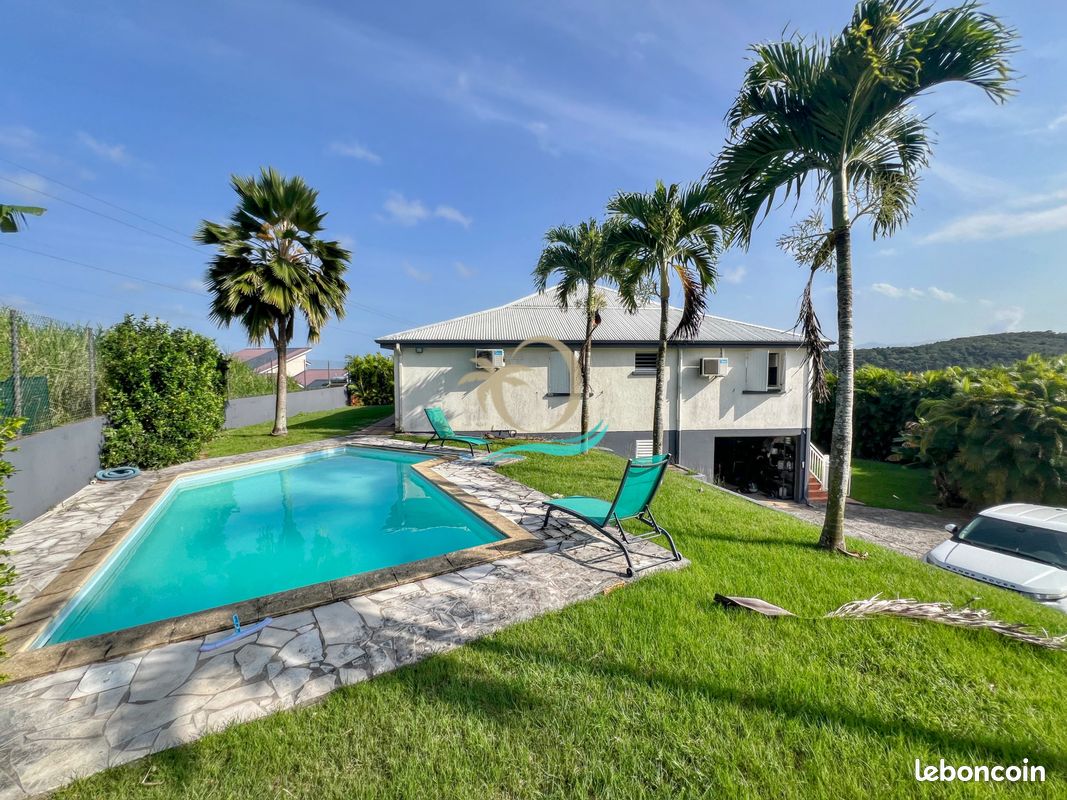 Maison 4 pièces 133 m² · à Sainte-Rose · 133 m² · 395 000 €