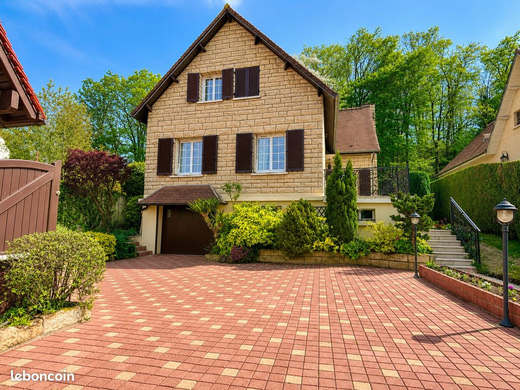Maison 9 pièces 222 m² · à Senlis · 222 m² · 469 000 €