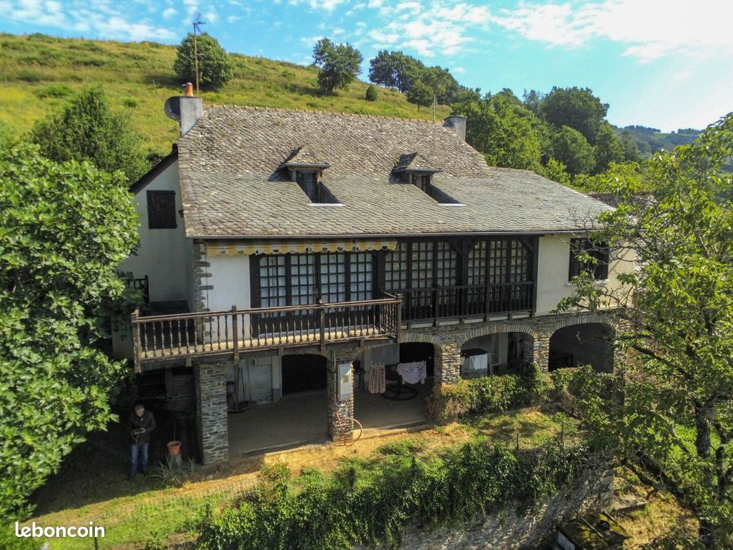 Maison 8 pièces 160 m² · à Vieillevie · 160 m² · 191 000 €