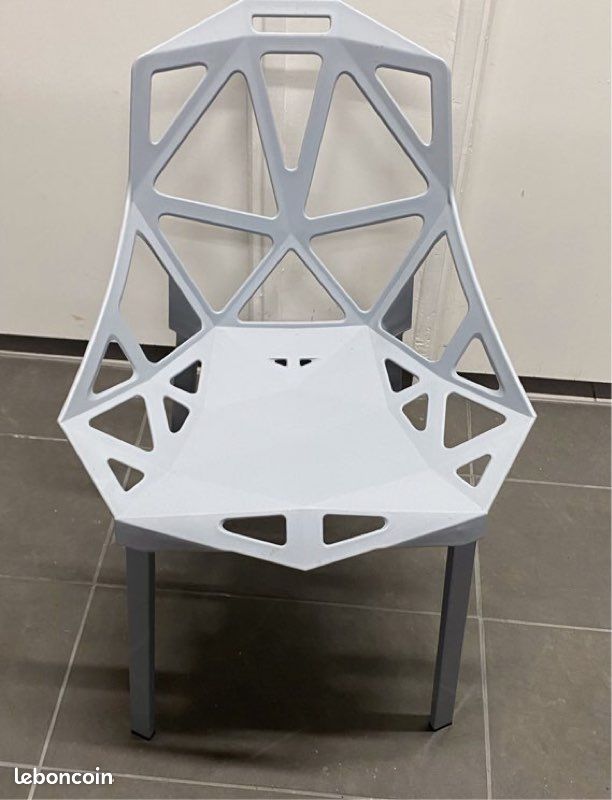 Vend 8 chaise polypropylène pied acier laqué gris (image 1)