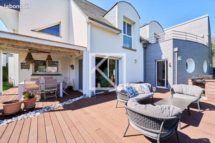 Maison 7 pièces 280 m²
