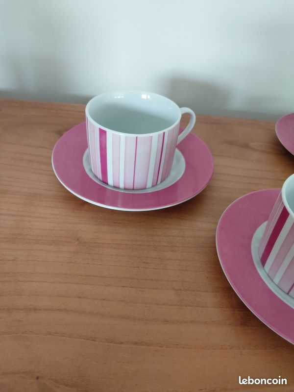 Tasses a café avec sous tasses (image 2)