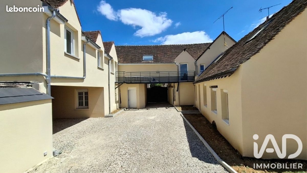Immeuble 266 m² · à Mézières-en-Drouais · 266 m² · 745 000 €