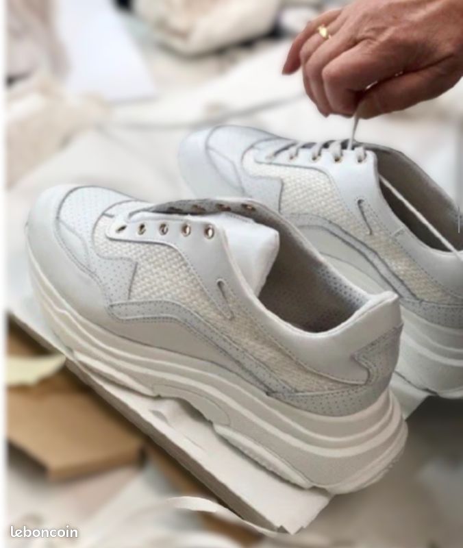 Baskets Sneakers blanches plate-forme neuves de Créateur (image 1)
