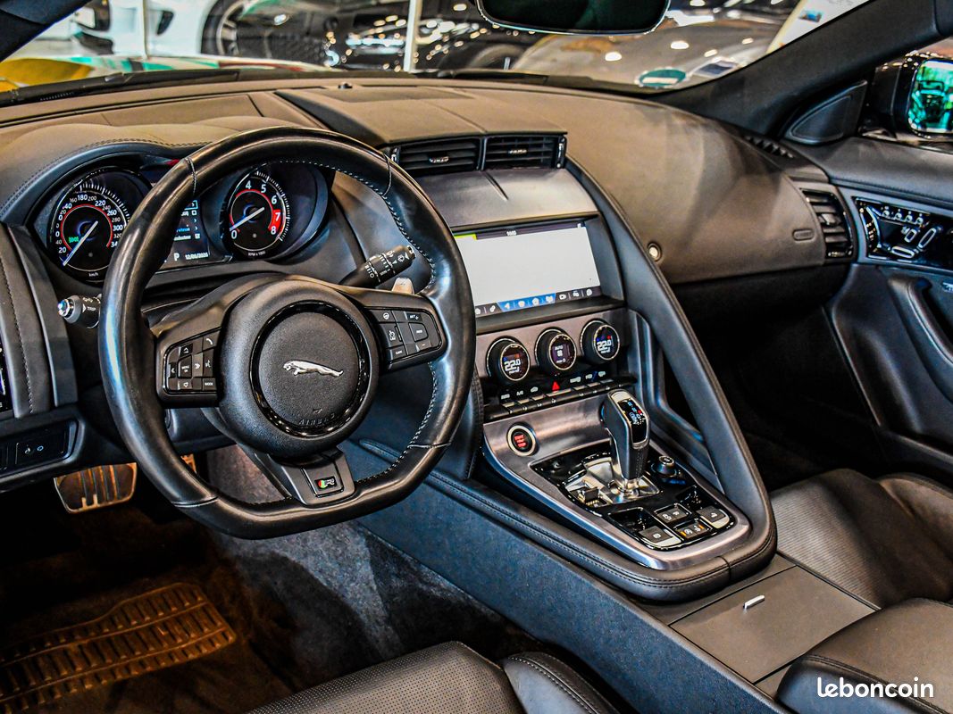 Jaguar F-TYPE R AWD 5.0 V8 550 CV STORM GREY PACK BLACK FULL LED MERIDIAN 1280W SIEGES ELEC A MEMOIRE PACK GRAND FROID CARPLAY (image 5)