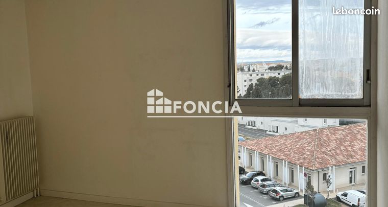 https://img.leboncoin.fr/api/v1/lbcpb1/images/8c/b9/e9/8cb9e9c3c897d0c75f1d8d1c9acbbceb563fe270.jpg?rule=ad-image