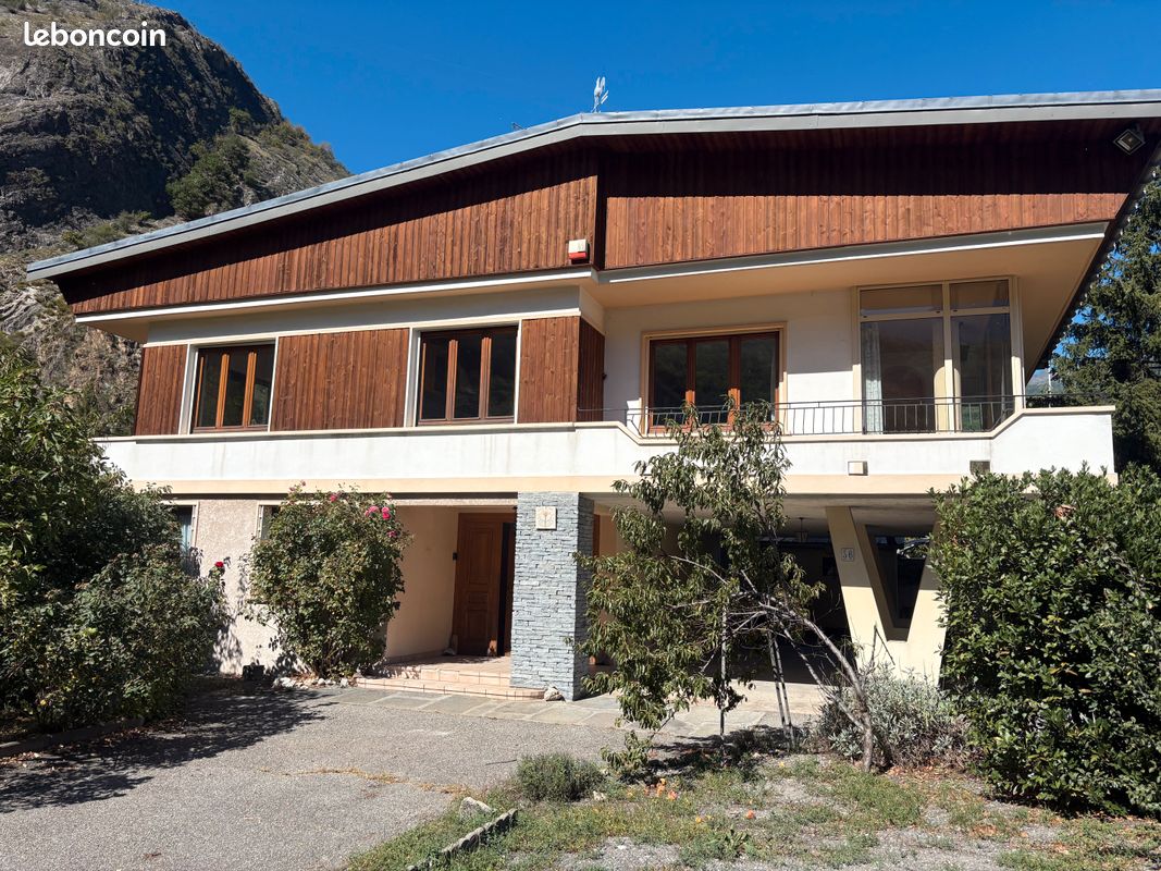 Maison 5 pièces 132 m² · à Saint-Michel-de-Maurienne · 132 m² · 195 000 €