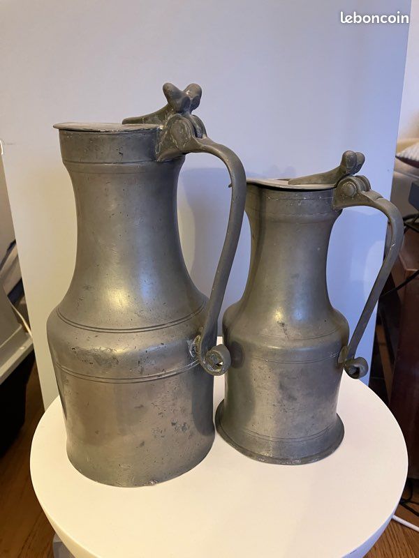 Paire de pichets en étain à couvercle - Déco vintage (image 1)