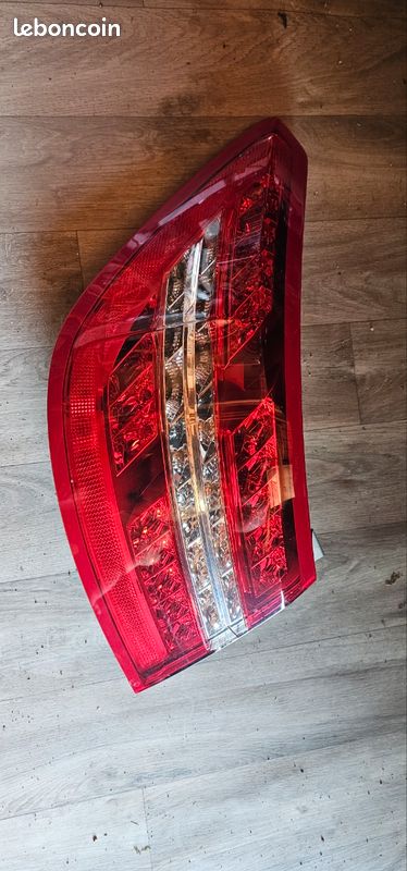 Feux arriere gauche mercedes e coupe (image 1)