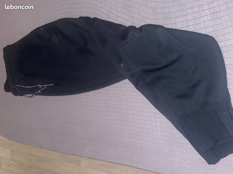 Nike tech noir (image 2)