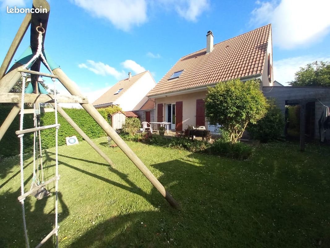 Maison 4 pièces 100 m² · à Cherbourg-en-Cotentin · 100 m² · 1 080 €/mois