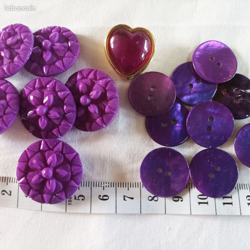Lot De 6 Boutons Vintage En Métal - Motif Dentelle Cœur Violet - Diamètre 1,7 Cm - France