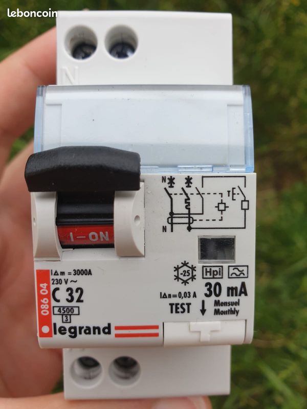 Disjoncteur différentiel : Legrand (image 1)