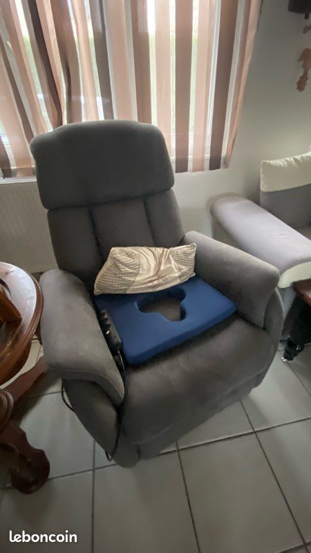 Fauteuil électrique (image 1)