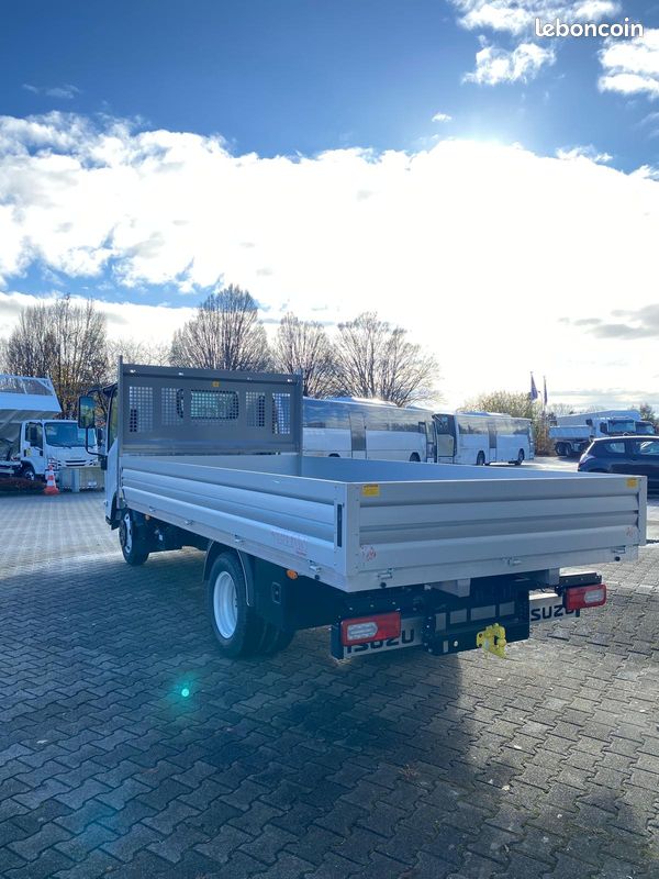 Isuzu m21 plateau 38650 ht (image 3)