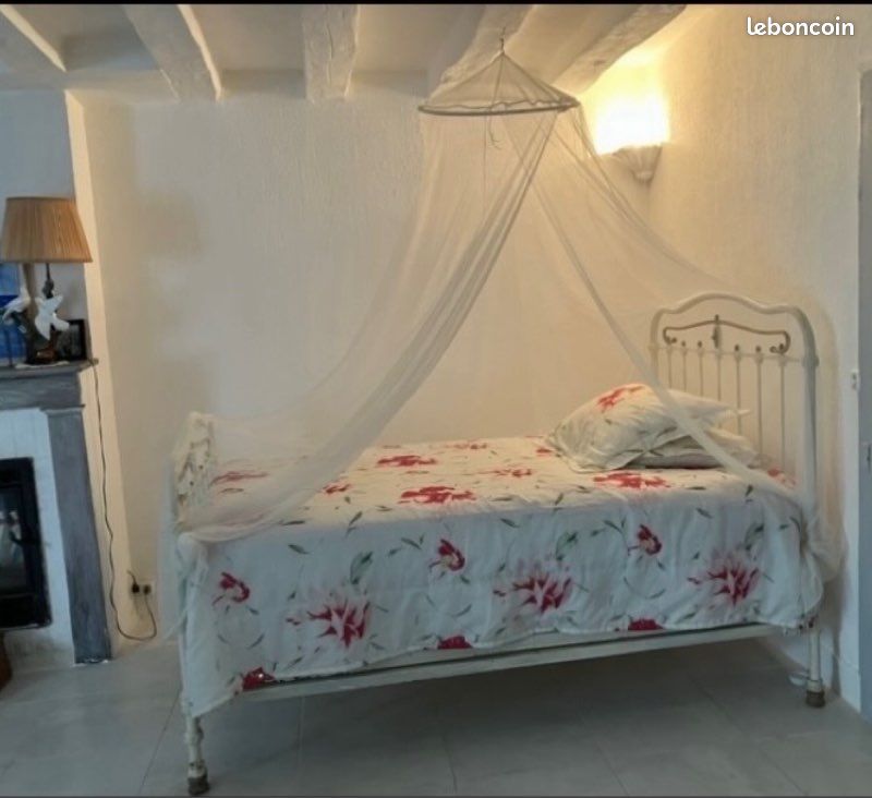 Lit ancien en métal 120 cm – Vendu avec matelas (image 1)